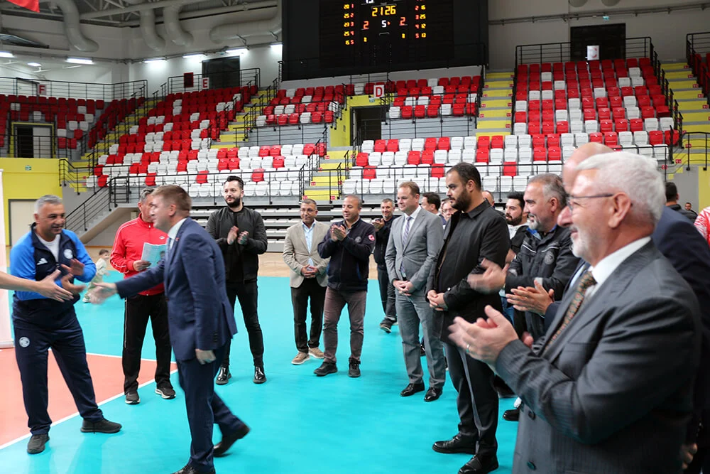 Kırıkkale Kamu Spor Oyunları Tamamlandı: MKE Voleybol Takımı Bu Yılda Şampiyon Oldu!
