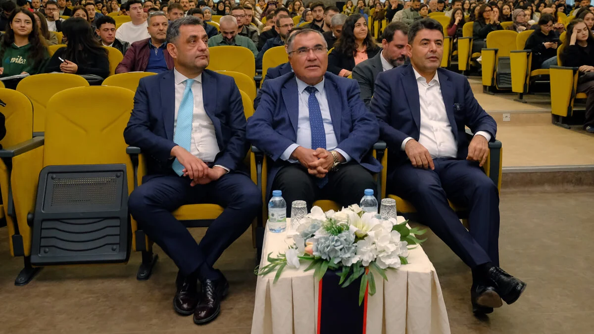 Kırıkkale Üniversitesinde “Türkiye Yüzyılı’nda Ulaştırma Vizyonu” Konuşuldu
