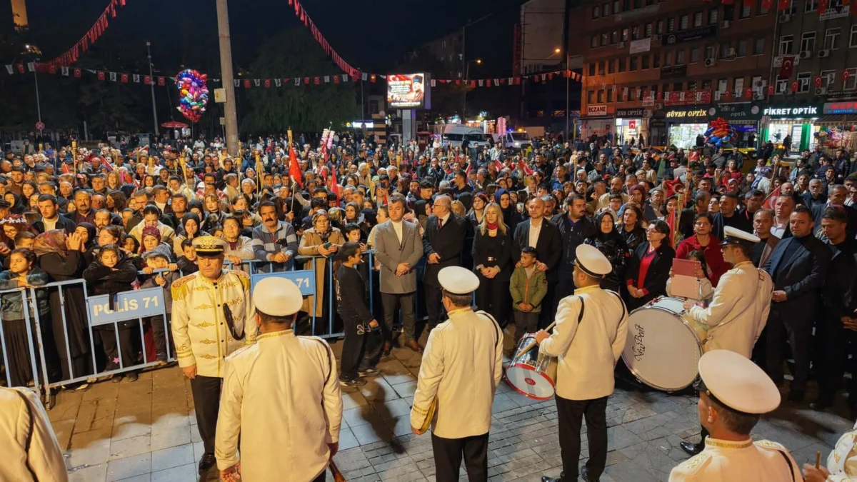 Kırıkkale’de 29 Ekim Coşkusu: Binlerce Vatandaş Fener Alayında Buluştu