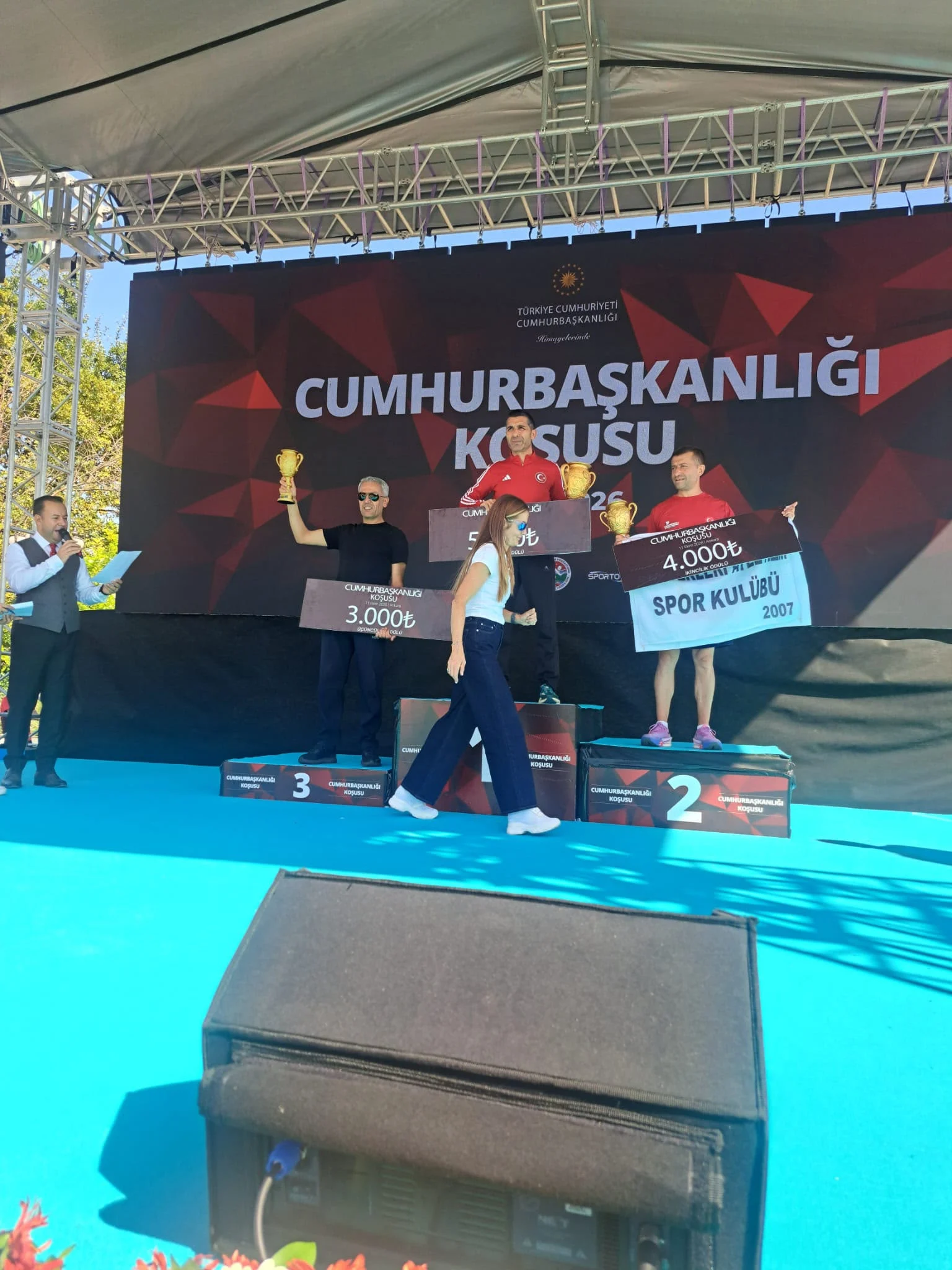 Kırıkkaleli Sporcu Murat Sevim’den Büyük Başarı: Cumhurbaşkanlığı Yarı Maratonu’nda Şampiyon Oldu!